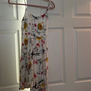 Dress with side zipper and clasp